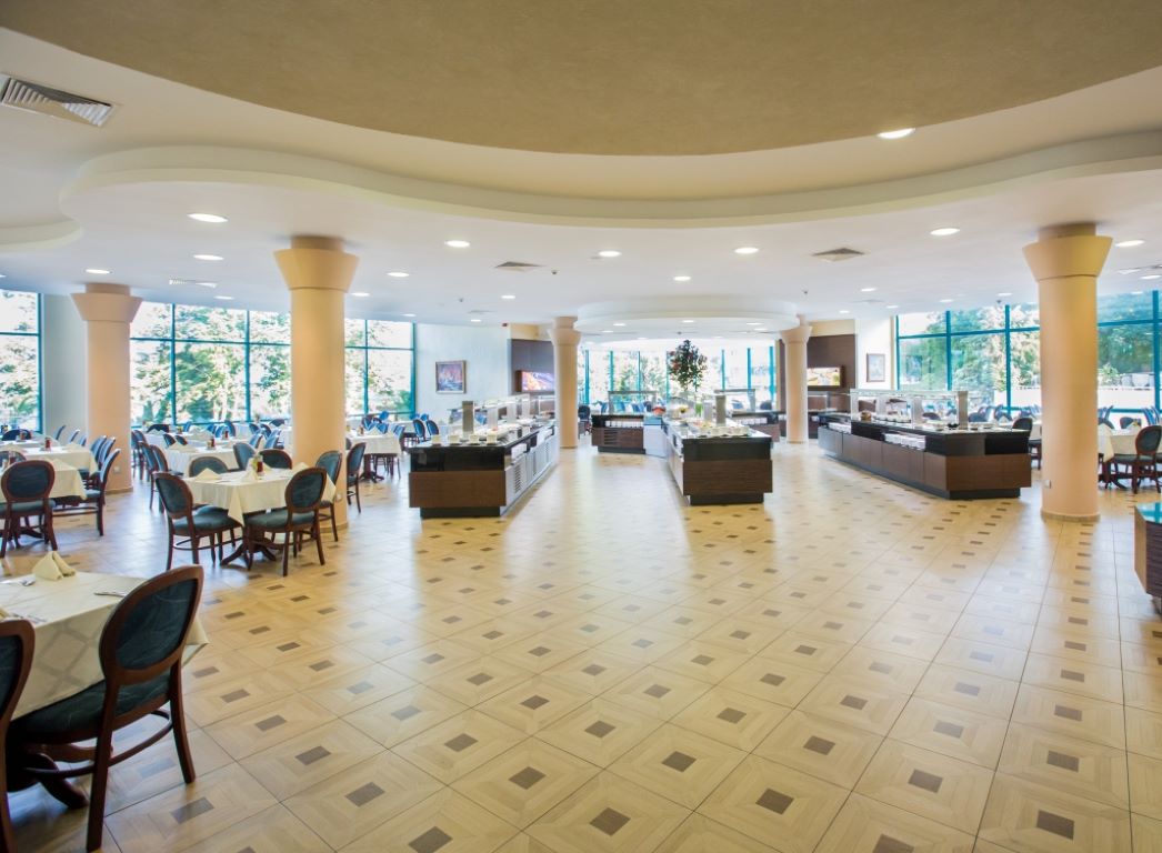 Marina Grand Beach Hotel-Restoran.jpg