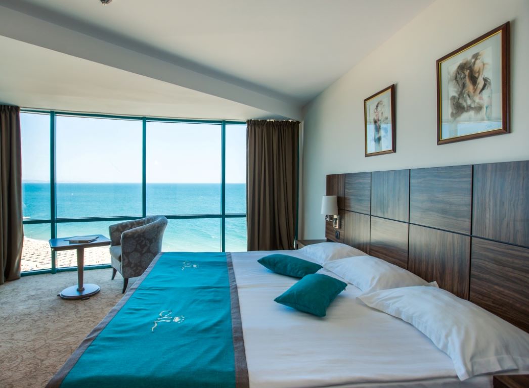 Marina Grand Beach Hotel-Suite standard.jpg