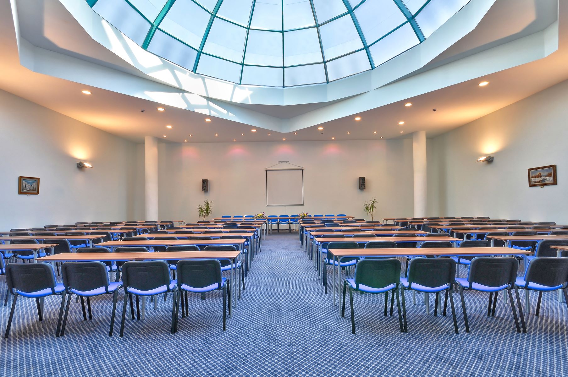 Marina Grand Beach-Sala za konferencije.jpg