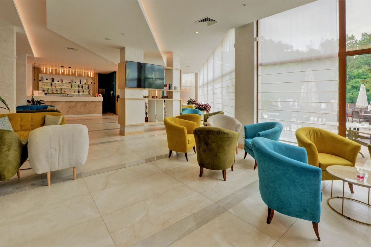 Mirabelle-Lobby bar.jpeg
