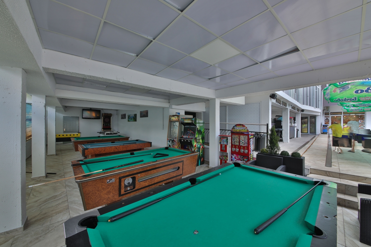 Hotel Prestige Deluxe Aquapark Club-Game room.jpg