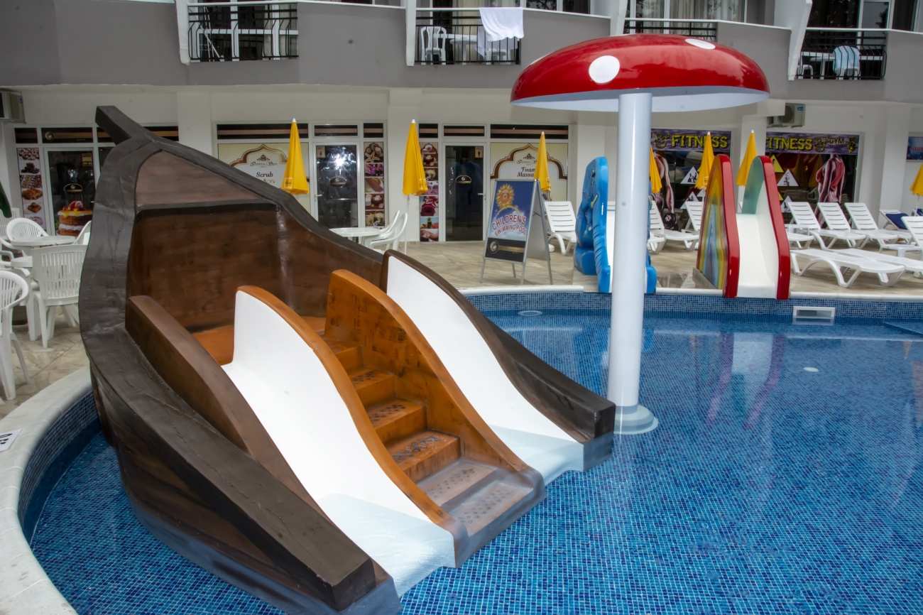 Prestige Deluxe Aquapark Club Hotel-Deciji bazen.jpg