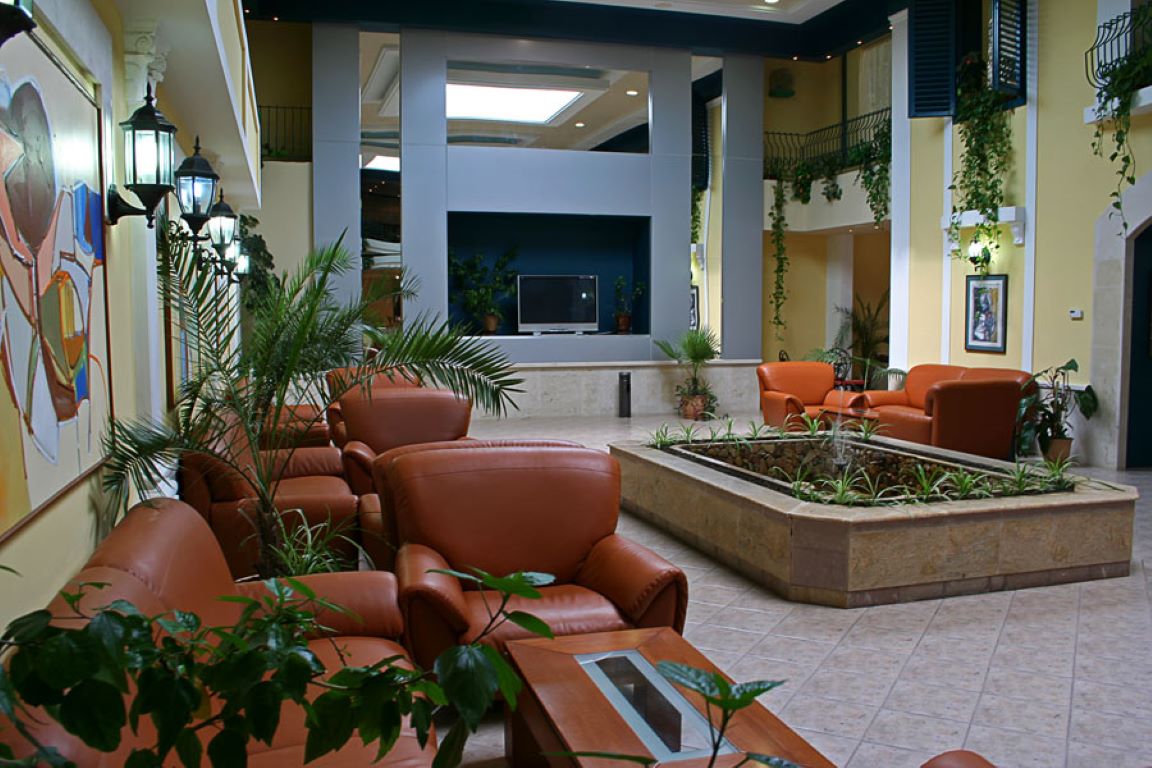 Hotel Shipka-Lobby.jpg