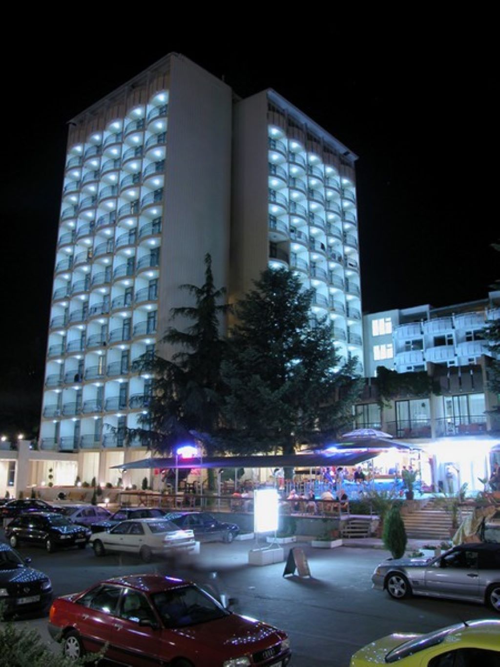 Shipka Hotel-Nocni izgled.jpg