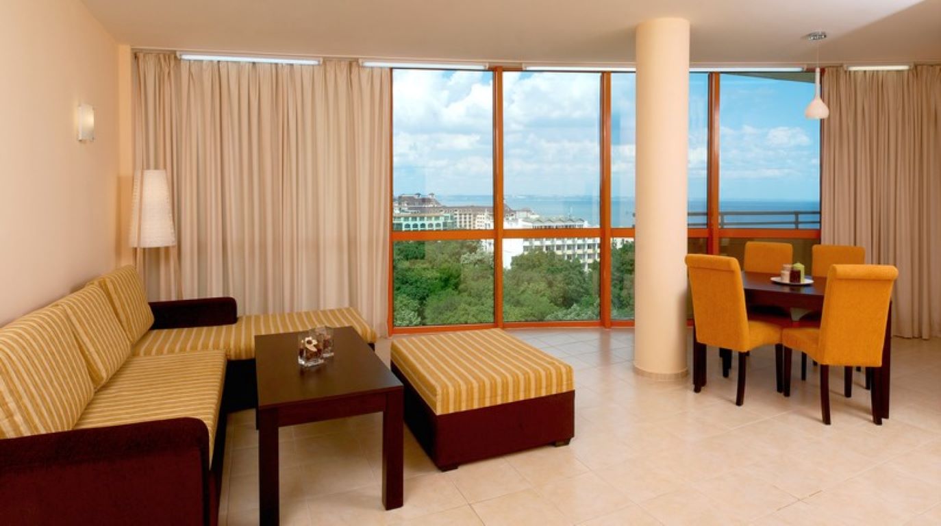 Hotel Sunrise-Suite.jpg