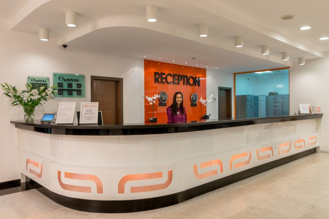 Sunrise Hotel-Recepcija.jpg