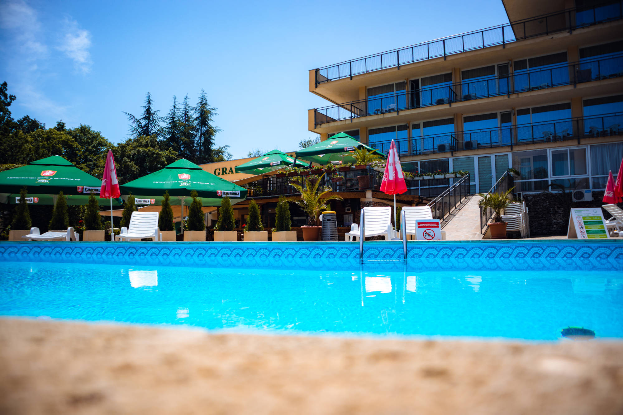 Hotel Gradina-Bazen.jpg