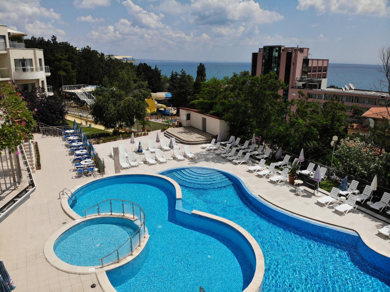 Hotel Park Golden Beach-Bazen.jpg