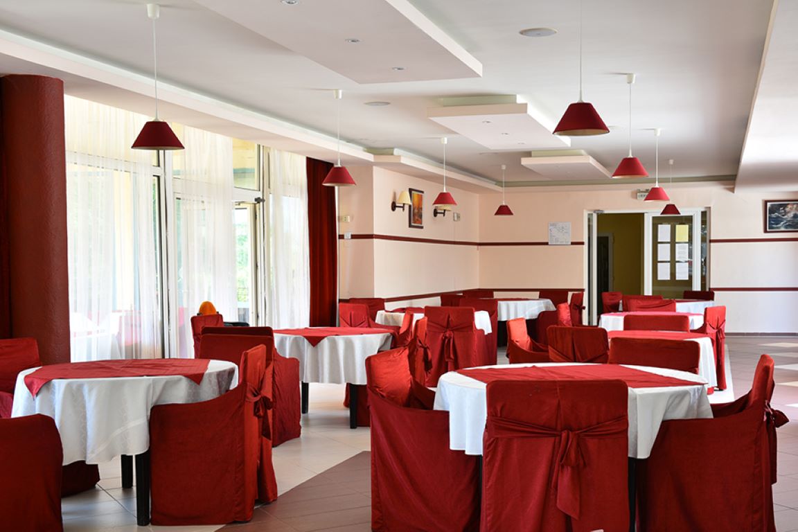 Ambassador Hotel-Restoran.jpg