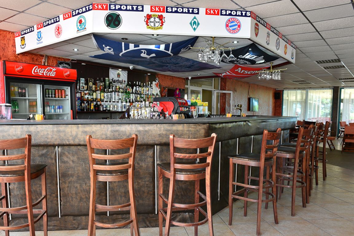 Ambassador-Lobby bar.jpg