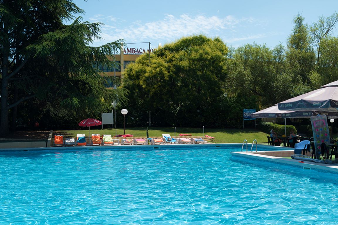 Hotel Ambassador-Bazen.jpg