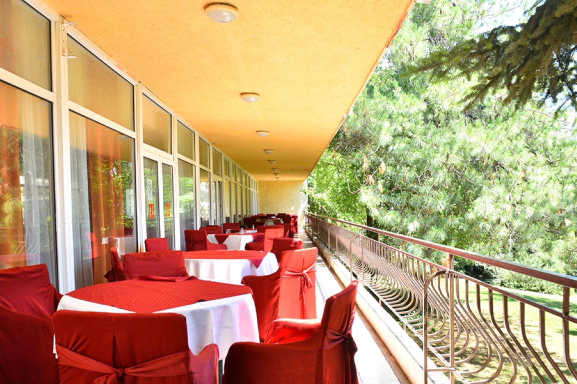 Hotel Ambassador-Terasa restoran.jpg