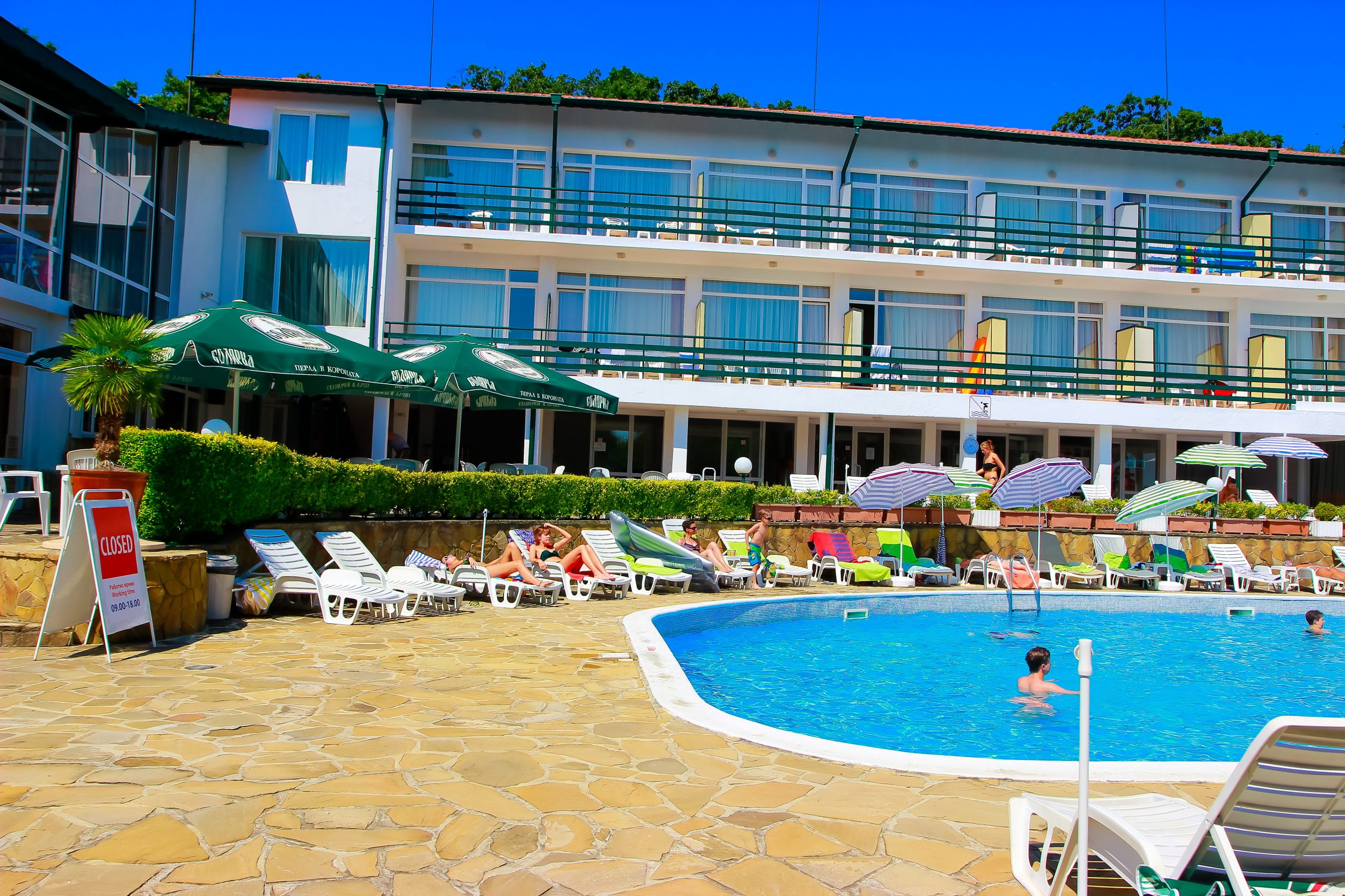 Hotel Kini Park-Otvoreni bazen.jpg