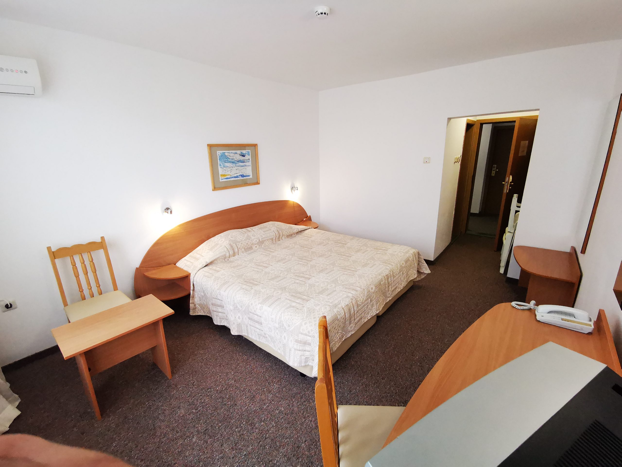 Hotel Kini Park-Standardna soba.jpg