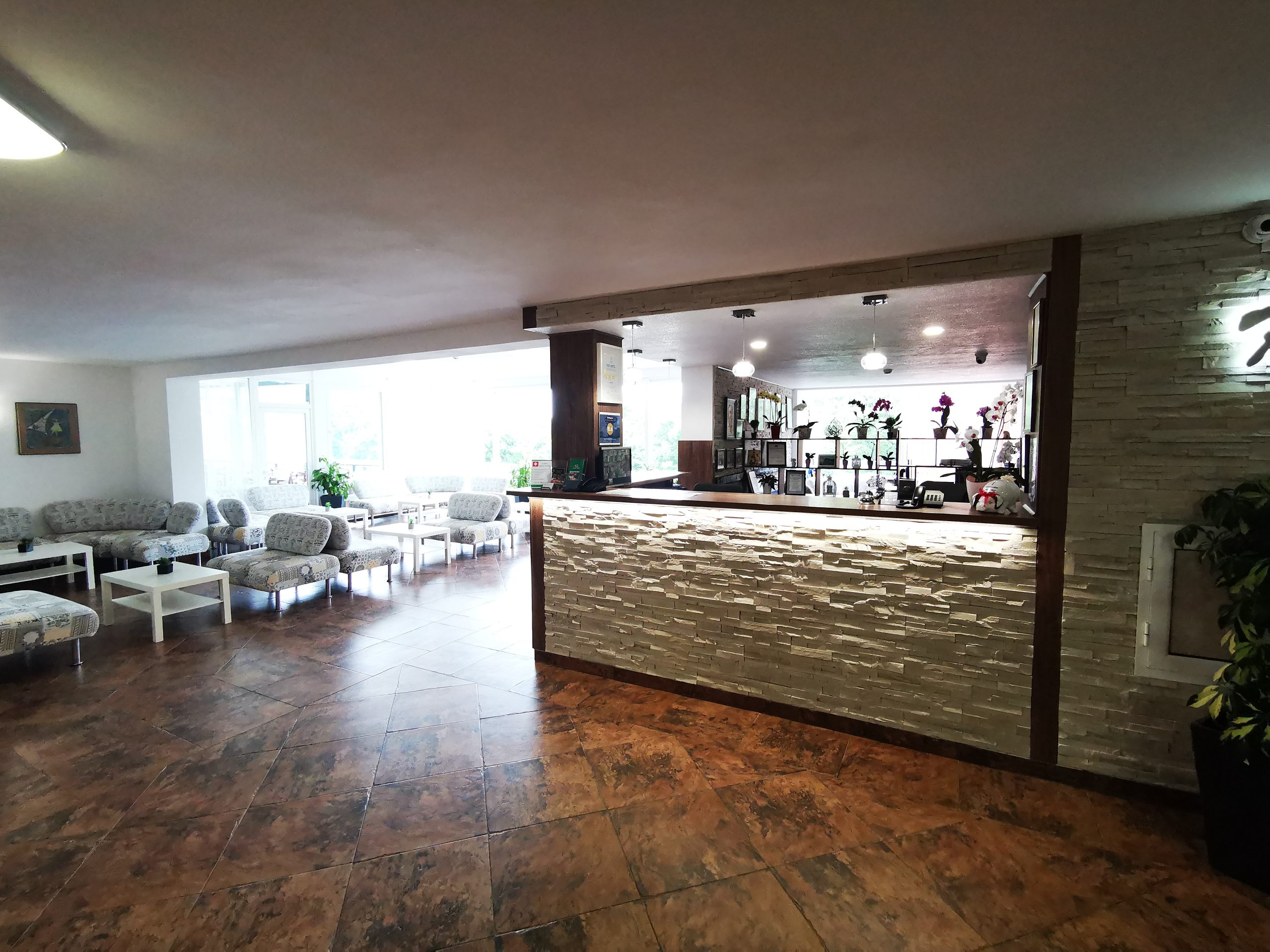 Kini Park-Lobby bar.jpg