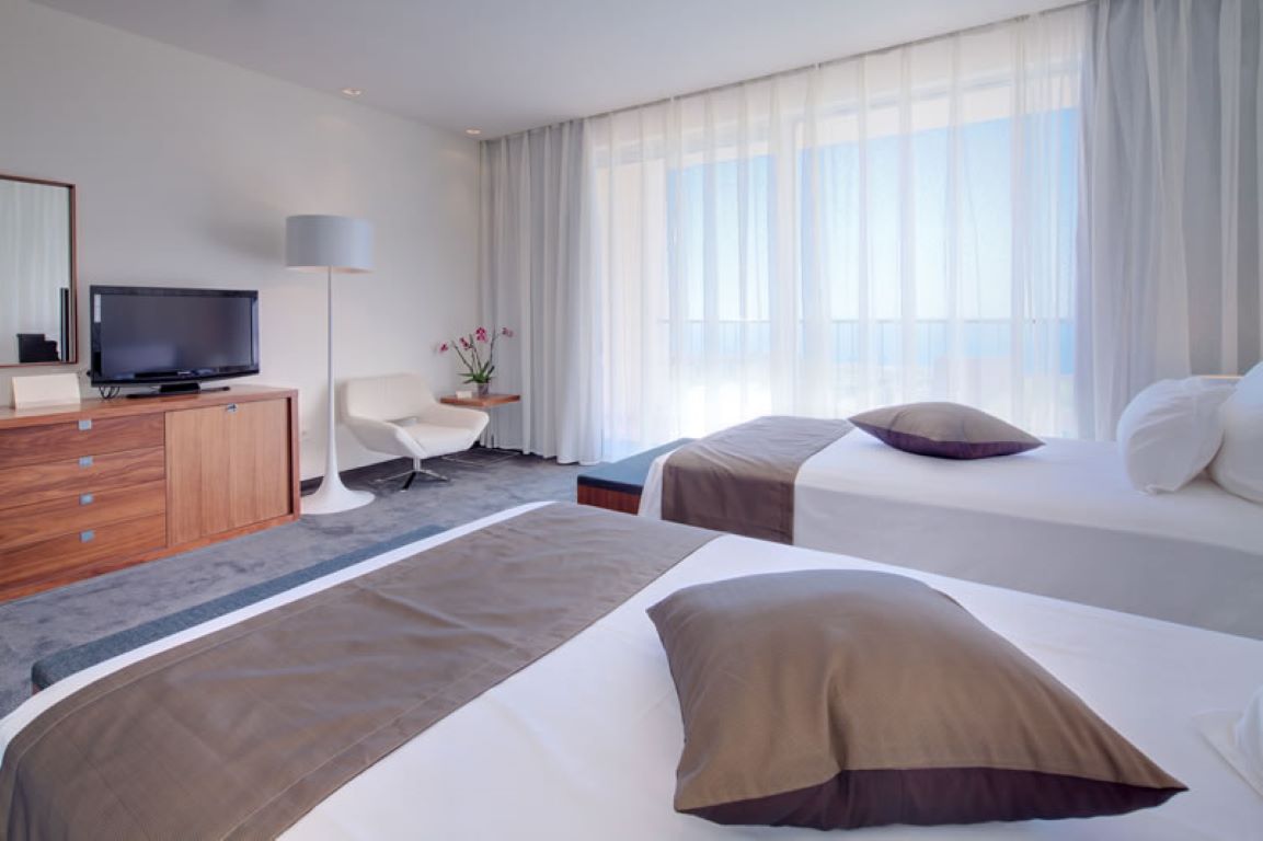 Hotel Lighthouse Golf & Spa-Standardna soba.jpg