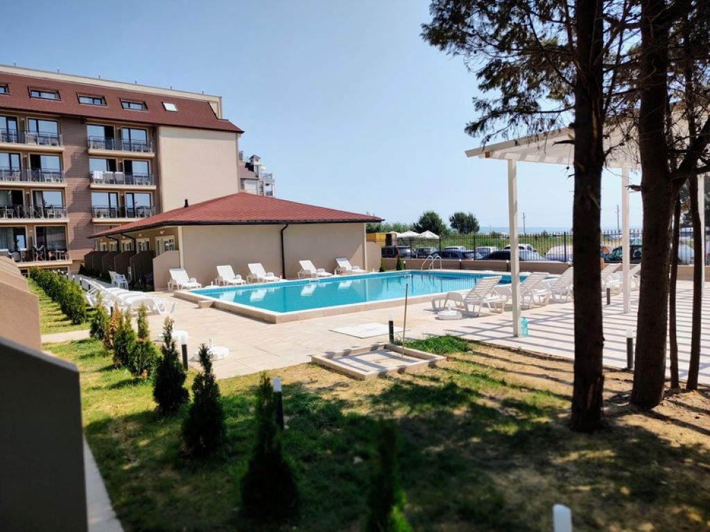 Hotel Veramar Villas-Bazen.jpg