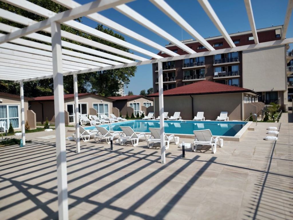 Veramar Villas Hotel-Bazen.jpg