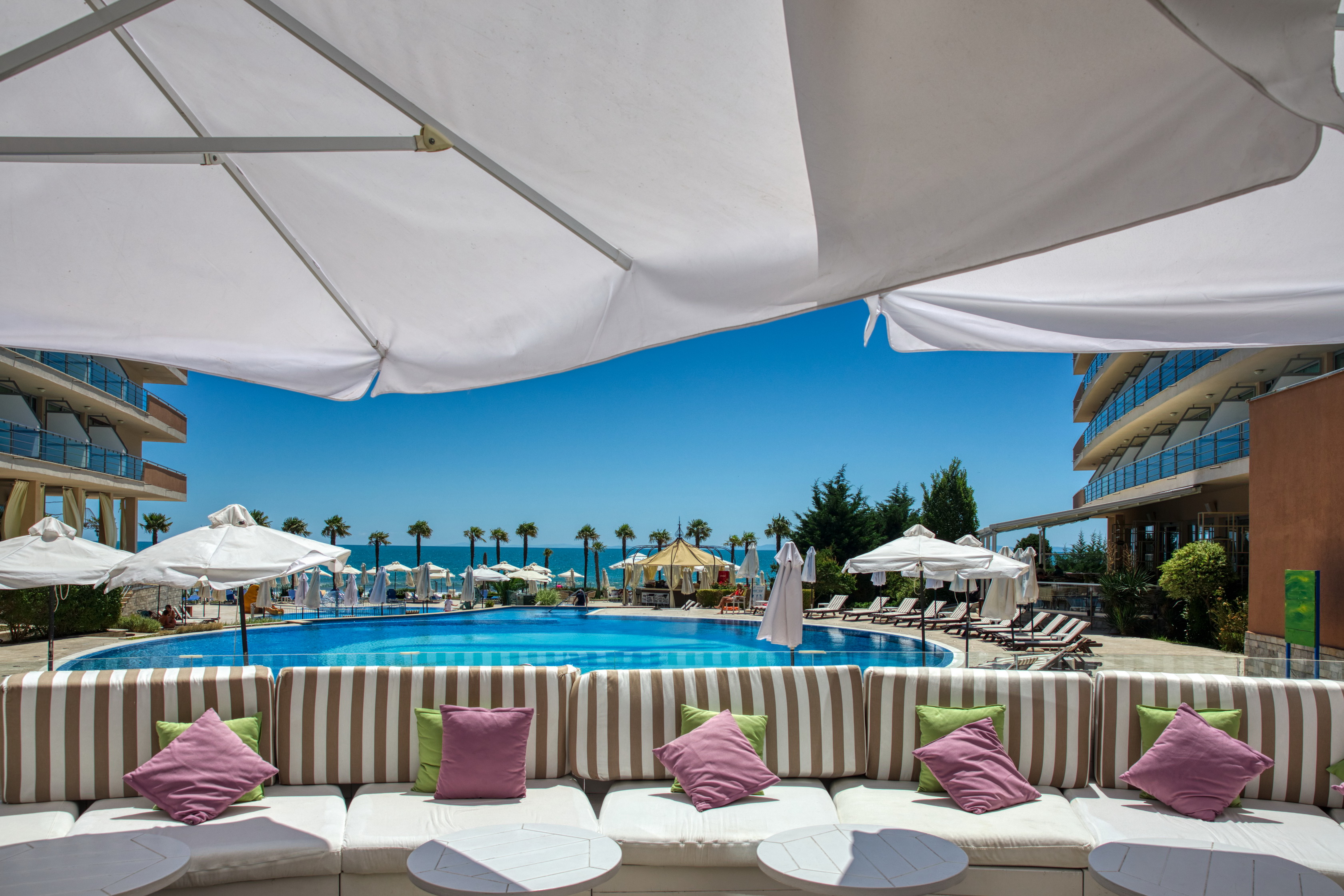MPM Hotel Zornitza Sands & Spa-Pogled na bazen.jpg