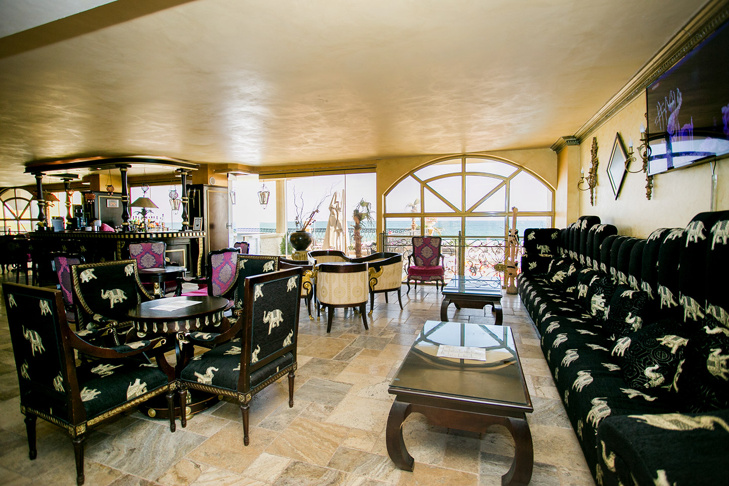 Hotel Imperial Palace-Mezanine bar.png