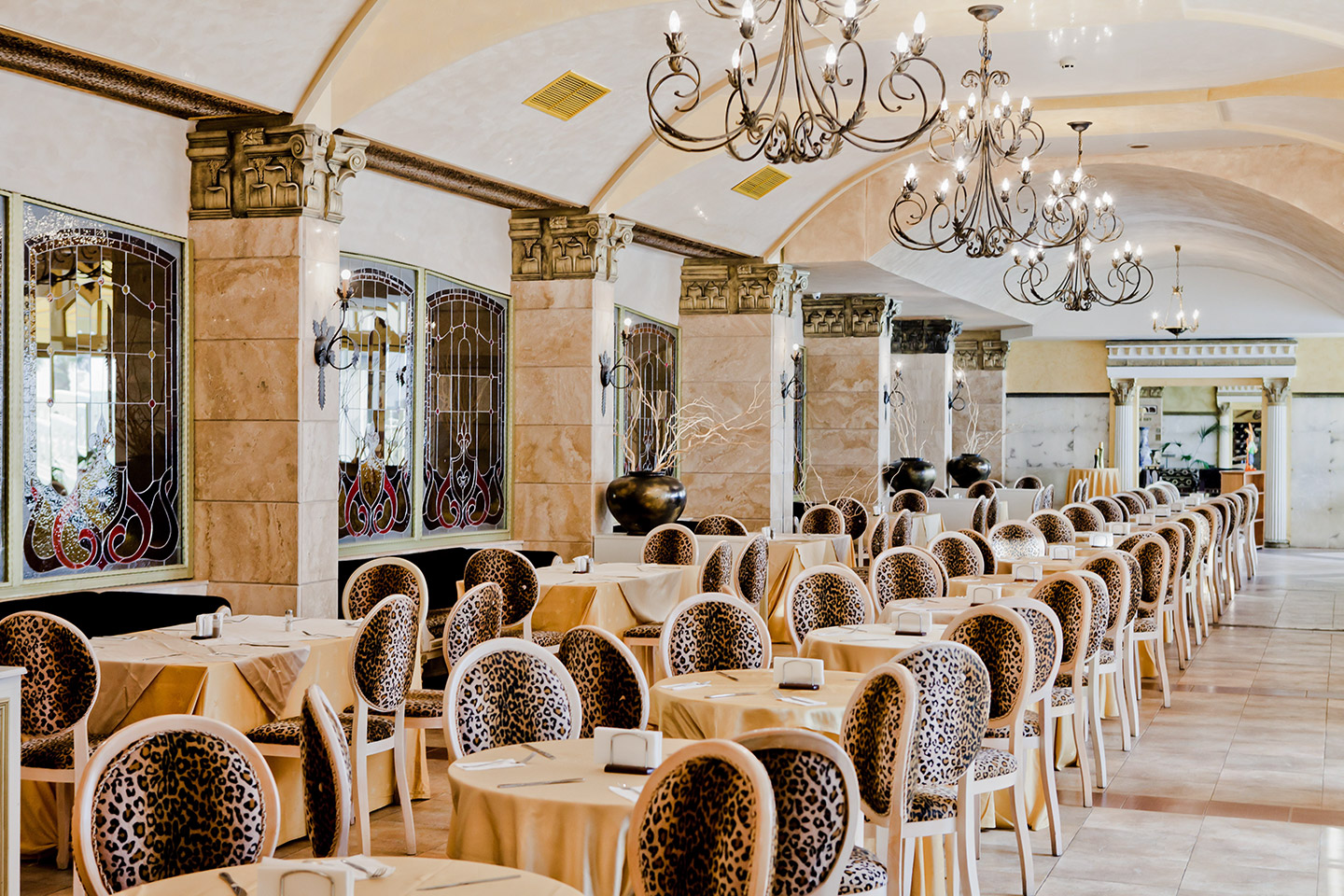 Hotel Imperial Palace-Restoran.png