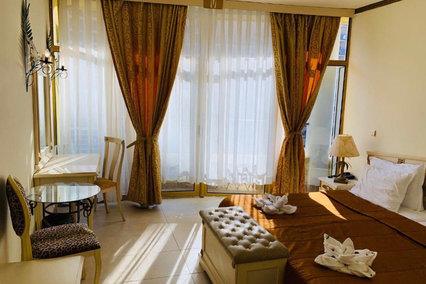 Hotel Imperial Palace-Standardna soba bez balkona.png