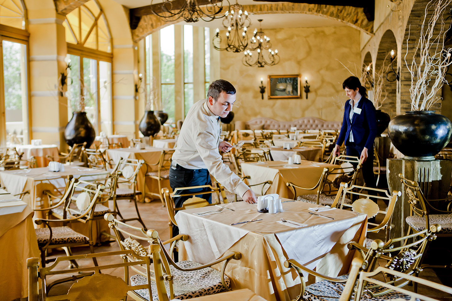 Imperial Palace Hotel-Restoran.png