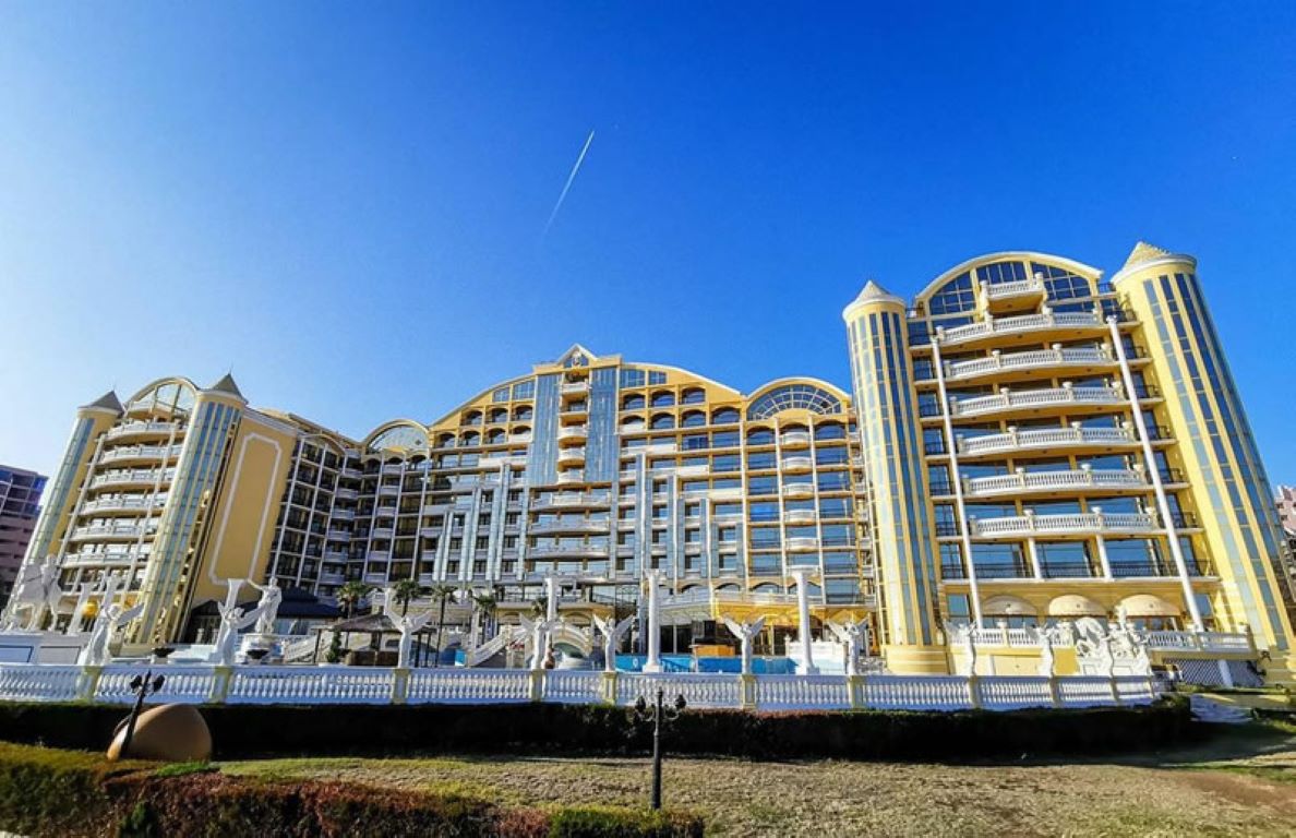 Imperial Palace Hotel-SPoljni izgled.jpg