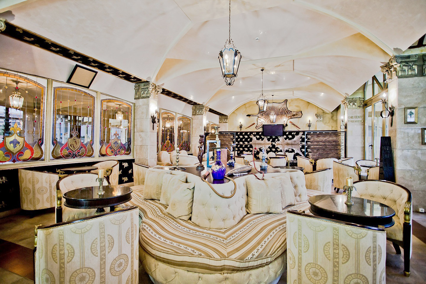 Imperial Palace-Safari bar.png