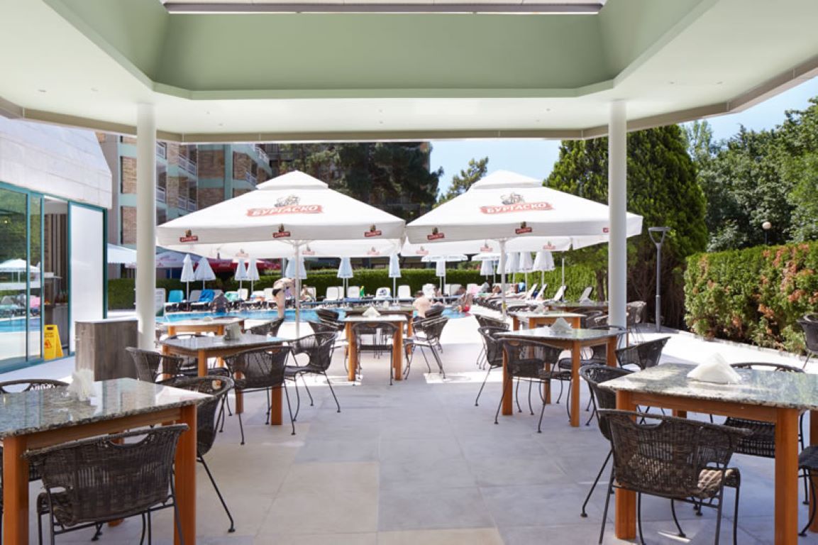 Aktinia Hotel-Bar na bazenu.jpg
