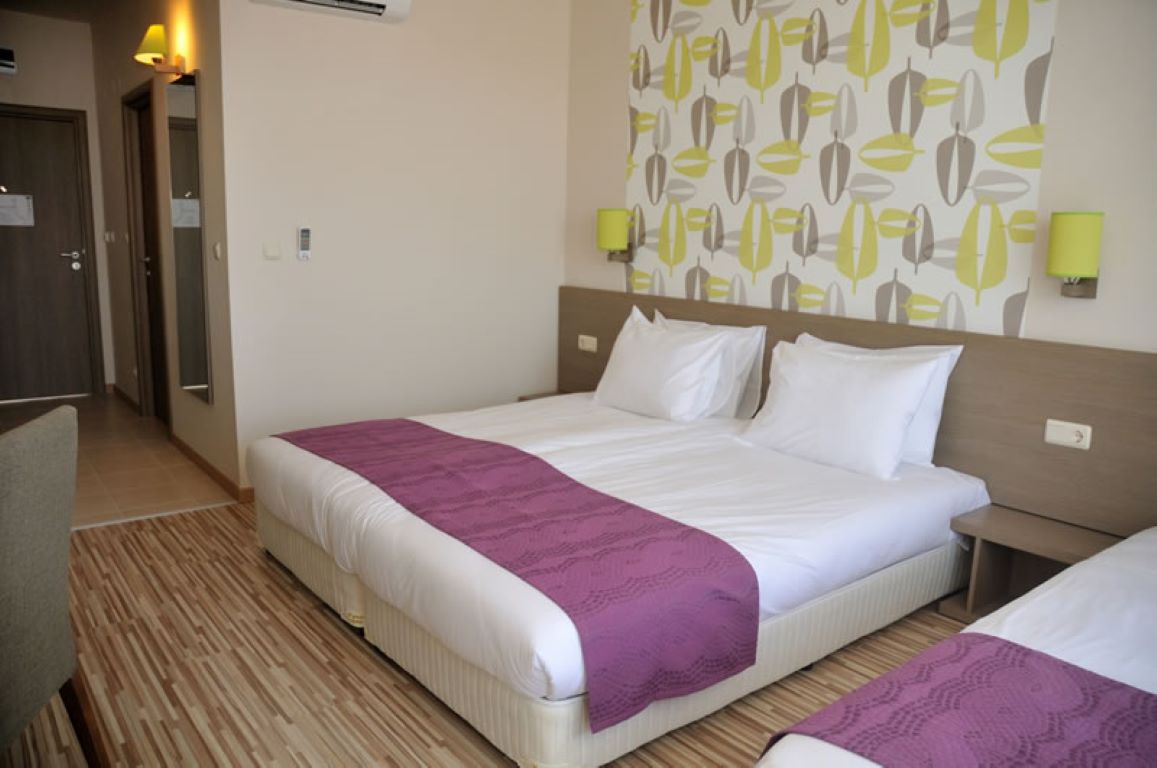 Aqua Nevis Hotel-Standardna soba.jpg