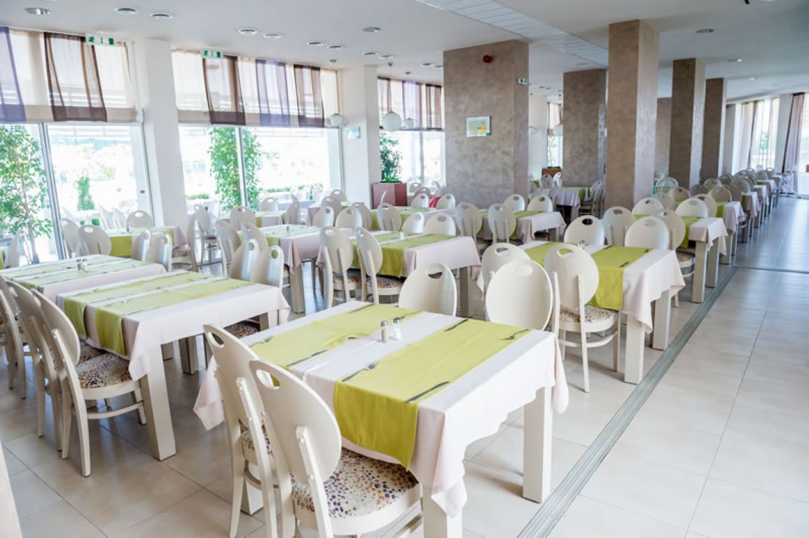 Hotel Aqua Nevis-Restoran.jpg