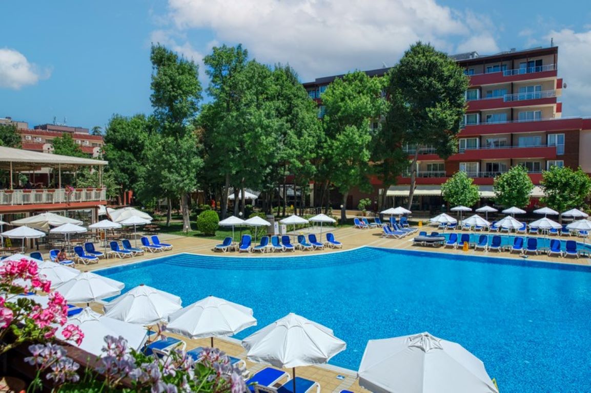 Hotel Asteria Family Sunny Beach-Bazen.jpg