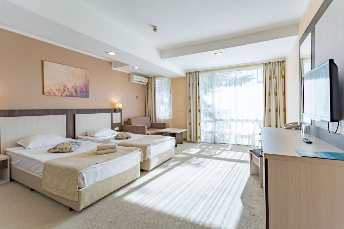Evrika Beach Club Hotel-Standardna soba.jpg