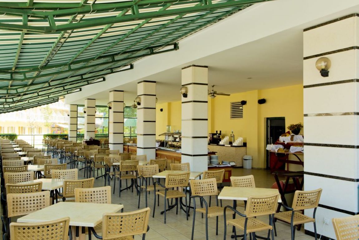 Evrika Beah Club-Snek bar.jpg