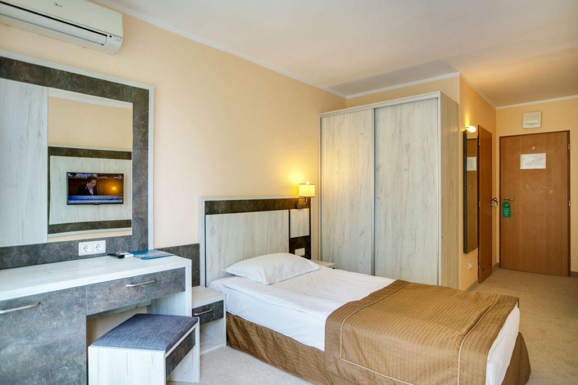 Hotel Evrika Beach Club-Jednokrevetna soba.jpg