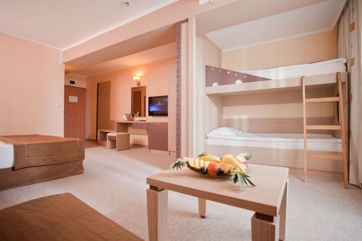 Hotel Evrika Beach Club-Porodicna soba.jpg
