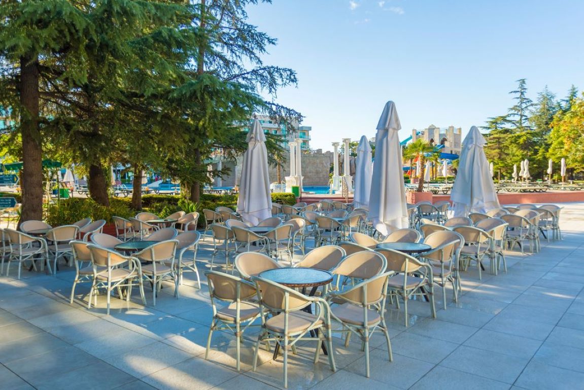 Hotel Evrika Beach Club-Terasa bara.jpg