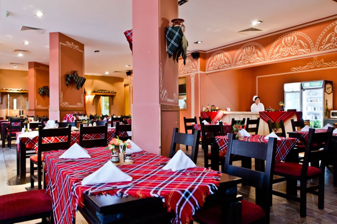 Majestic Beach Resort Hotel-Rostilj restoran.jpg