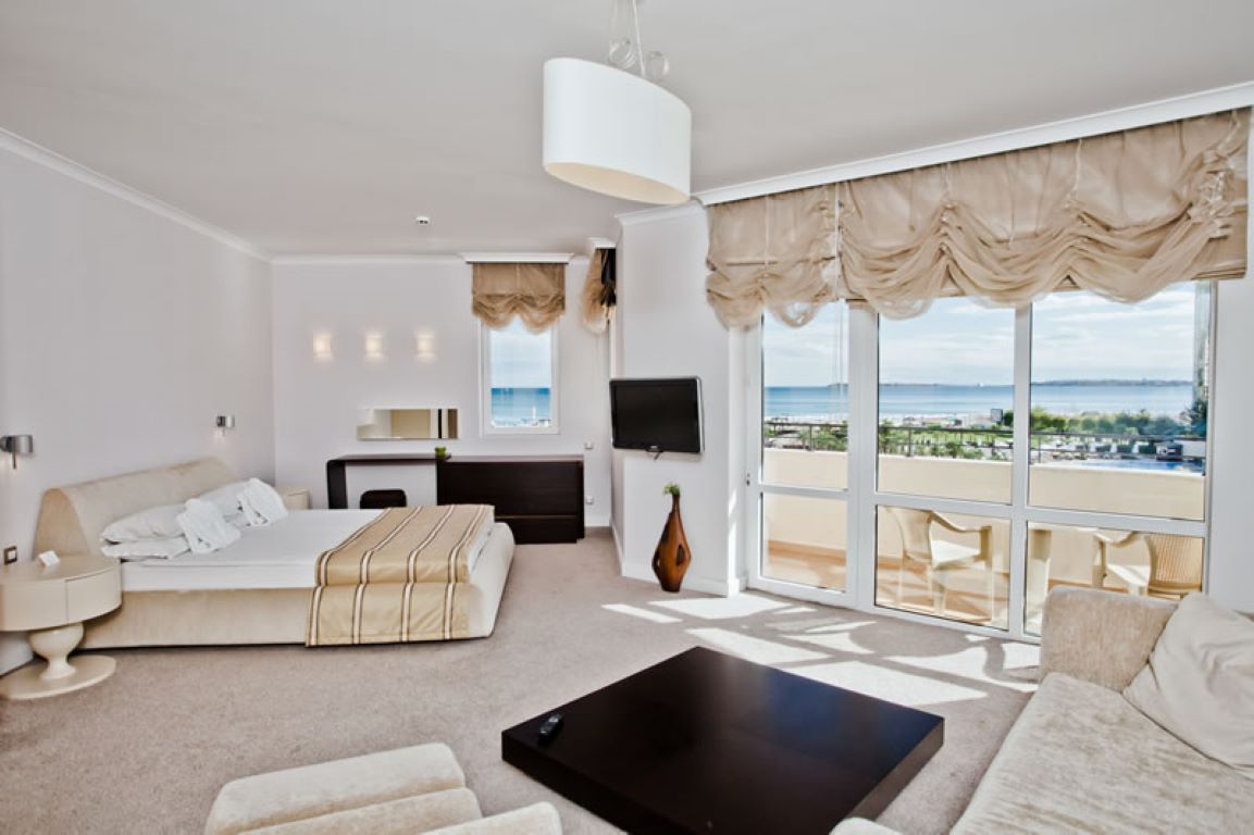 Majestic Beach Resort-Junior suite.jpg