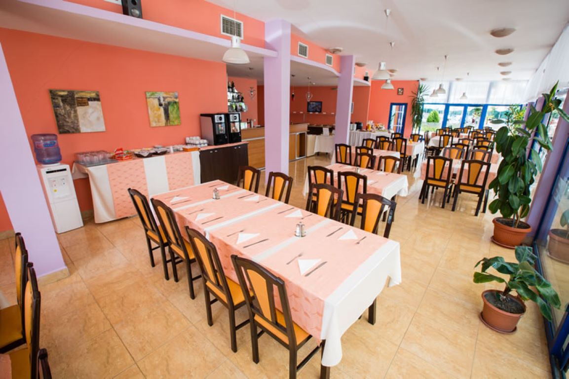 Hotel Bohemi-Restoran.jpg