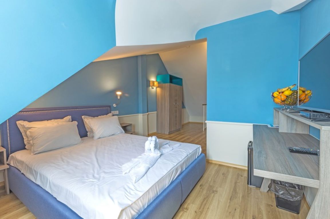 Boulevard Boutique-Maisonette.jpg