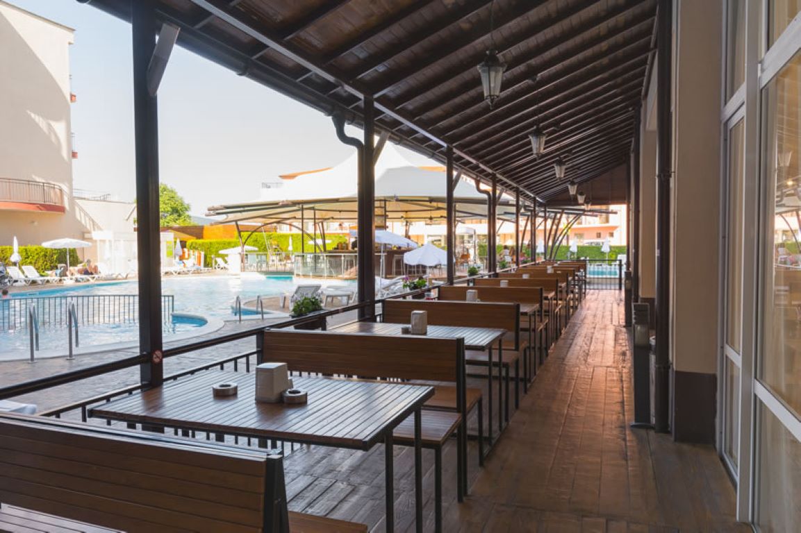 MPM Hotel Astoria-Terasa restorana.jpg