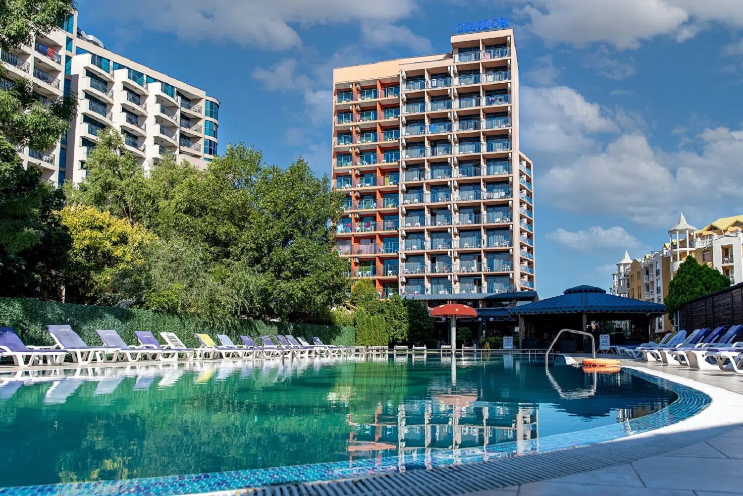 MPM Condor Hotel-Bazen.jpg