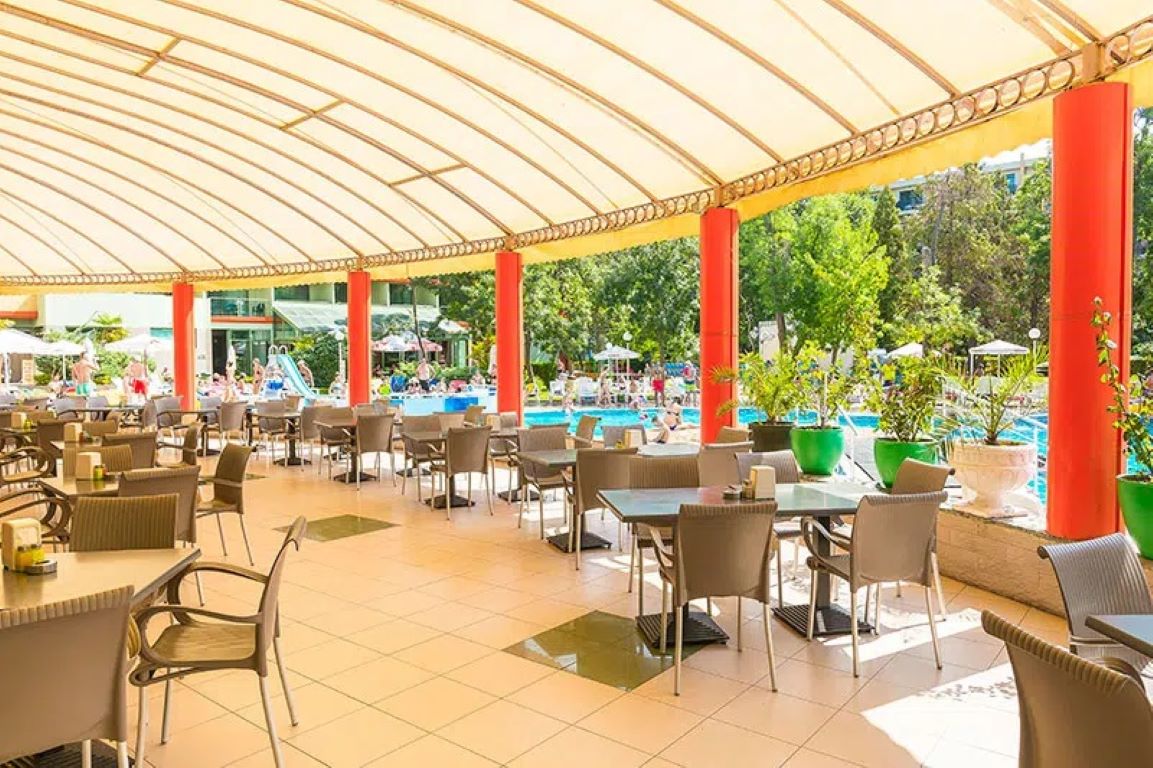 MPM Kalina Garden Hotel-Terasa restorana.jpg
