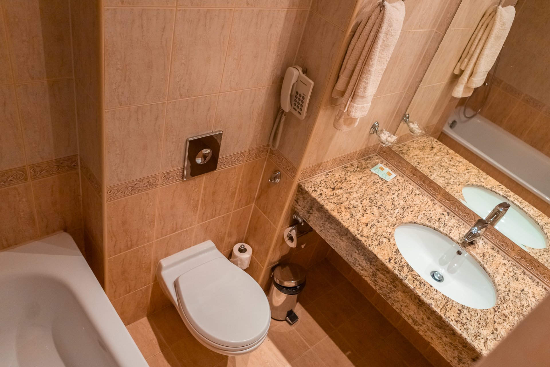 Avenue Hotel-Kupatilo.jpg