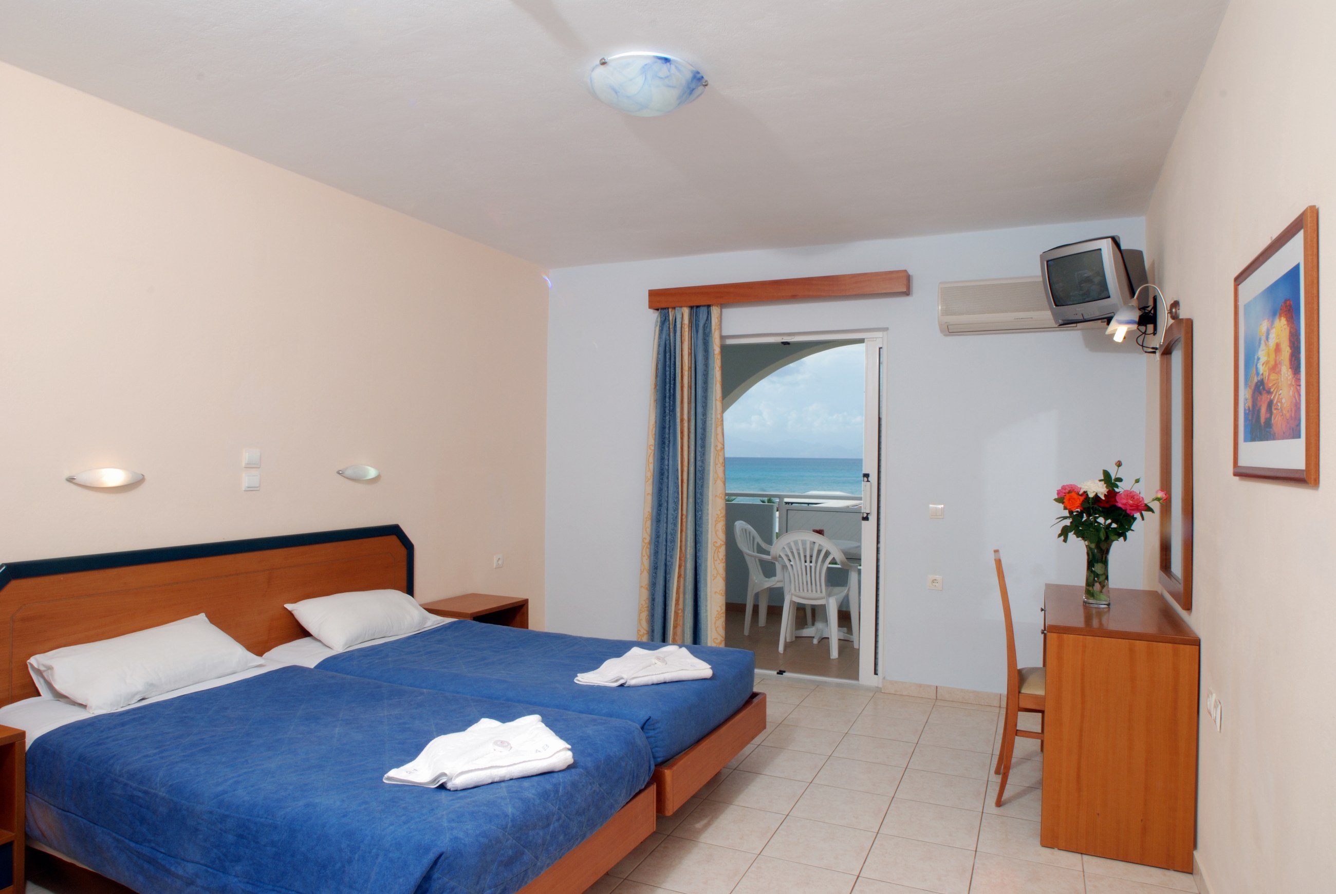 Alykanas Beach Grand Hotel-Studio delimičan pogled more.jpg