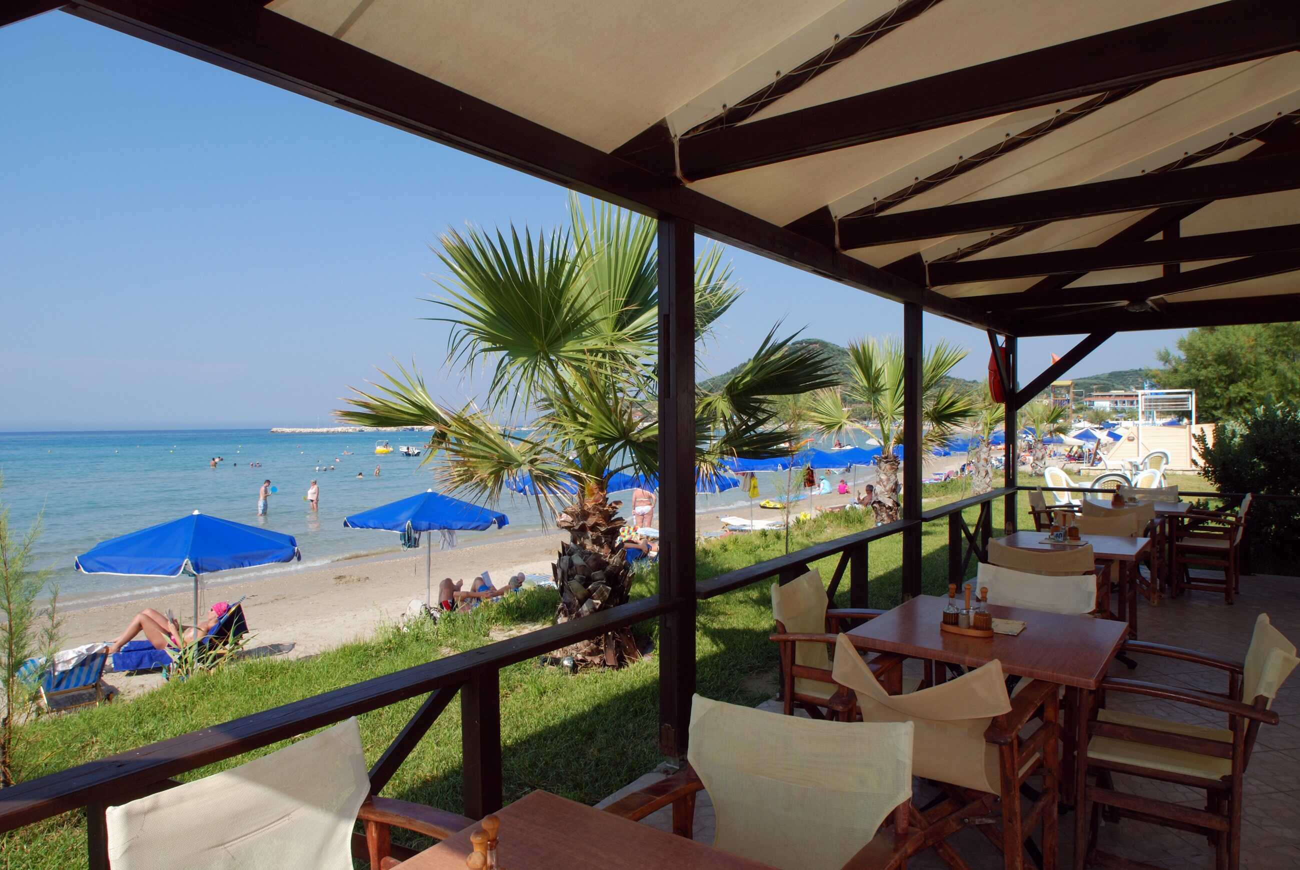 Alykanas Beach Grand Hotel-Terasa restorana.jpg