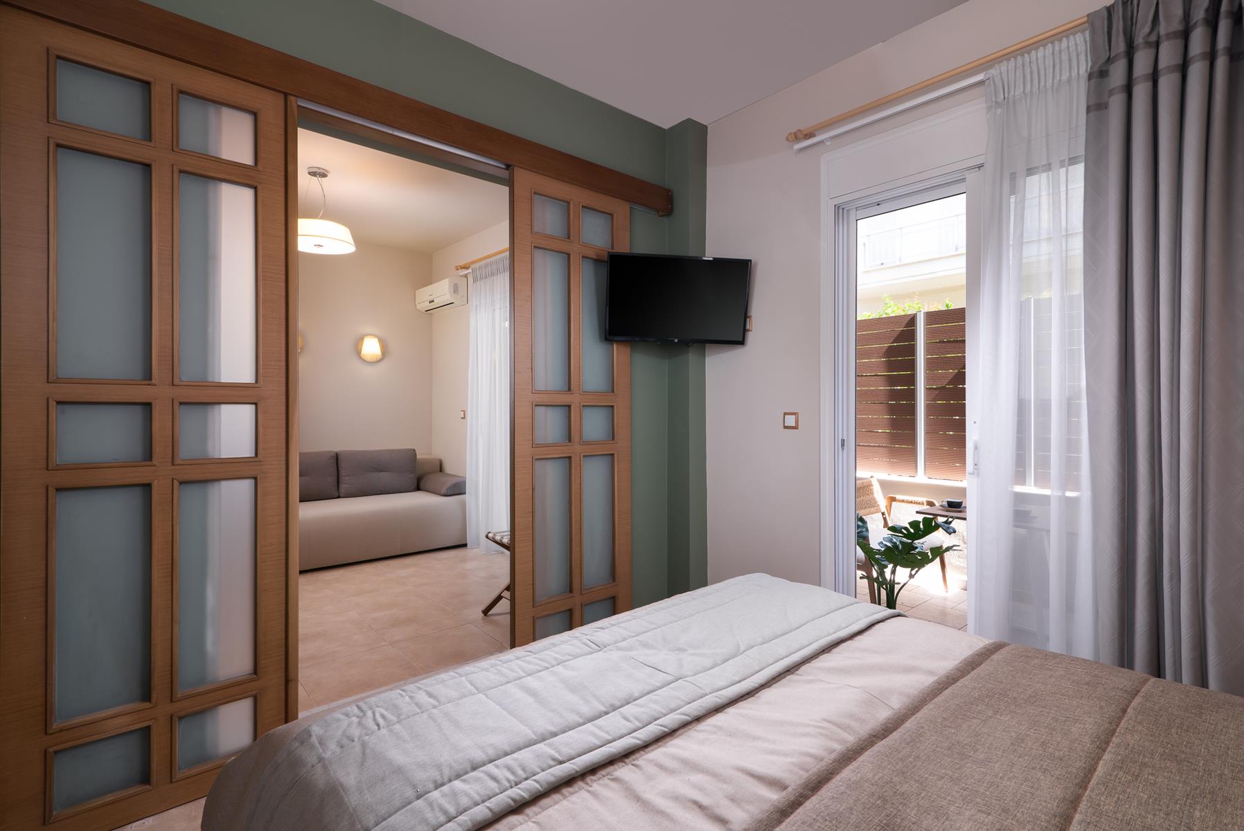 Hotel Elle Rooms & Suites-Family suite.jpg