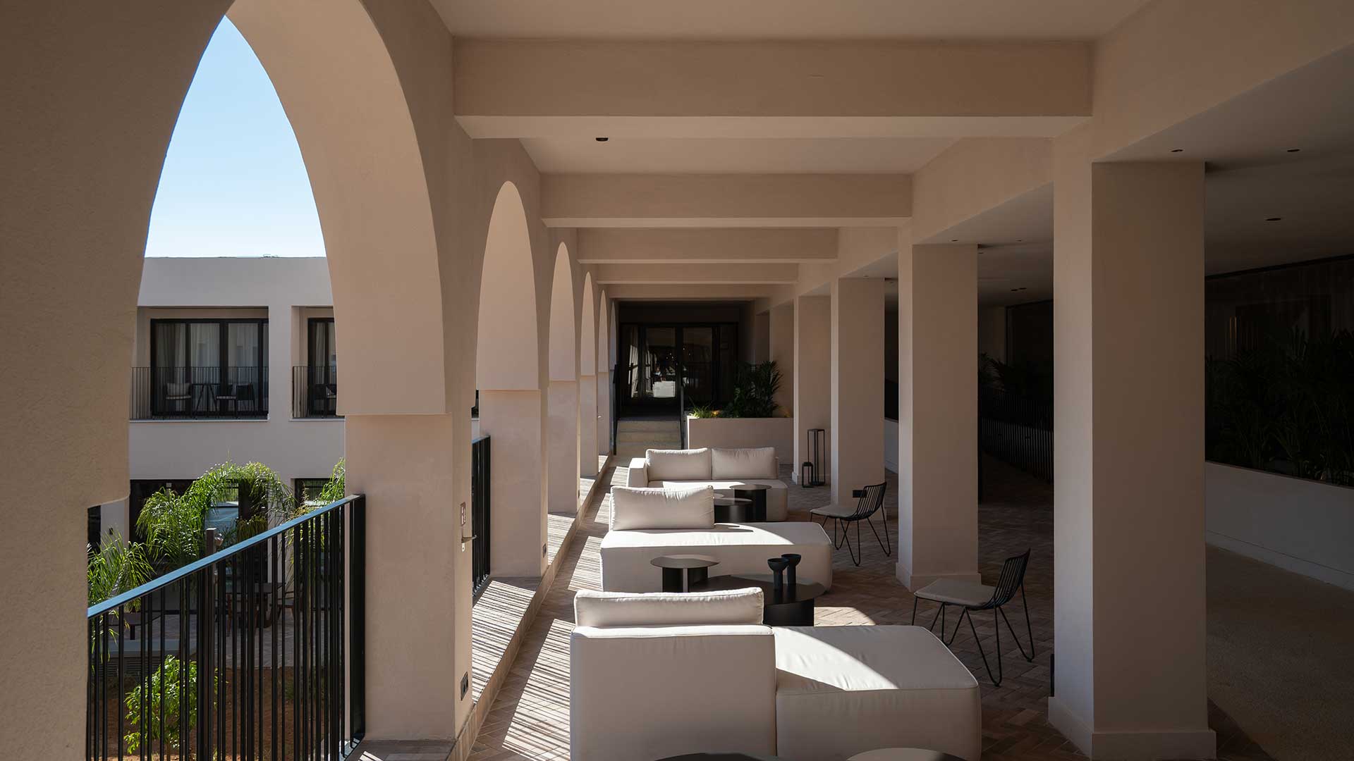 Domes of Corfu-Lobby napolju.jpg